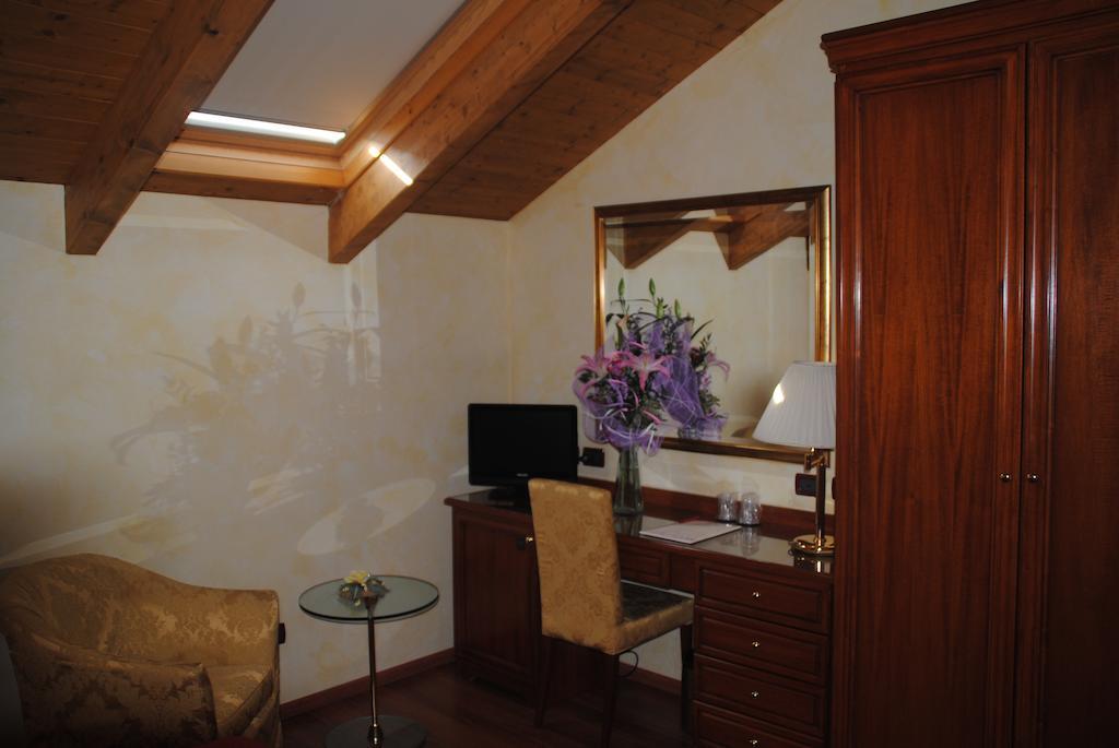 Hotel Vazzana Volpiano Buitenkant foto