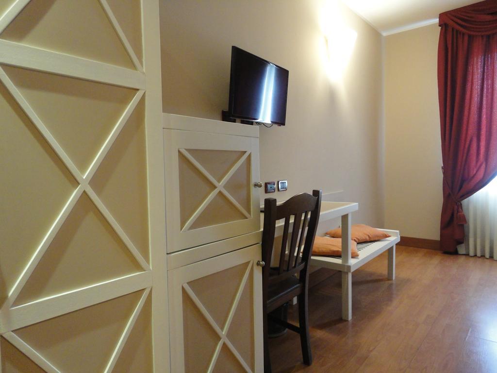 Hotel Vazzana Volpiano Buitenkant foto