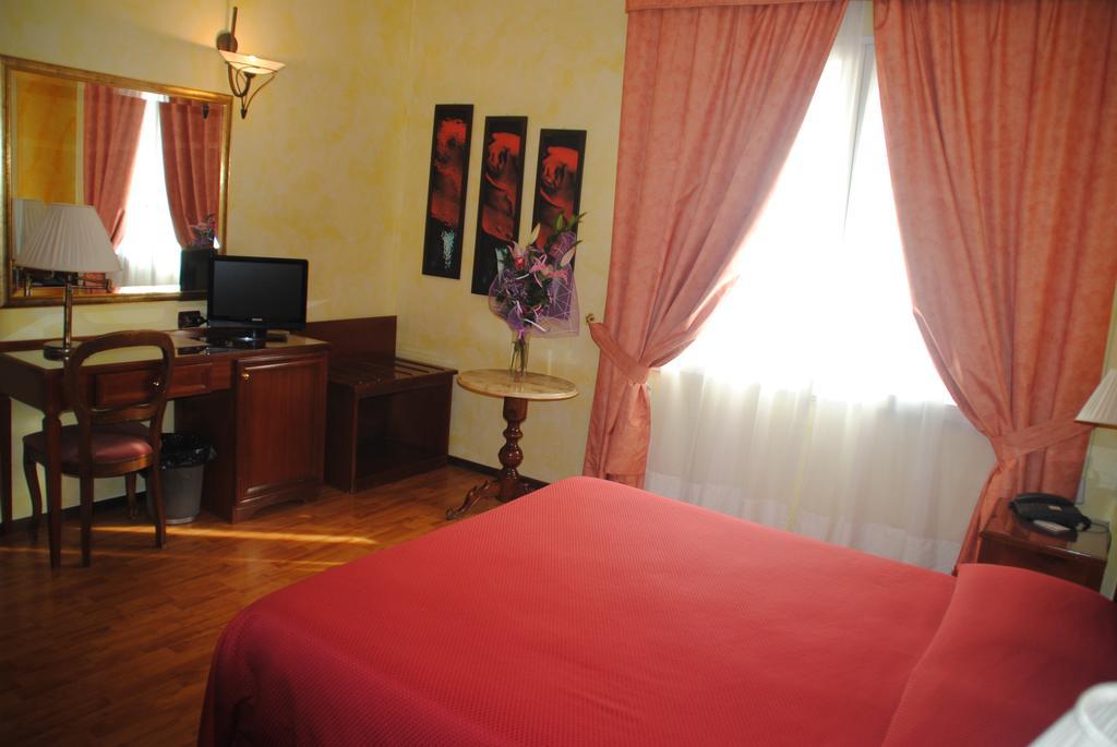 Hotel Vazzana Volpiano Buitenkant foto