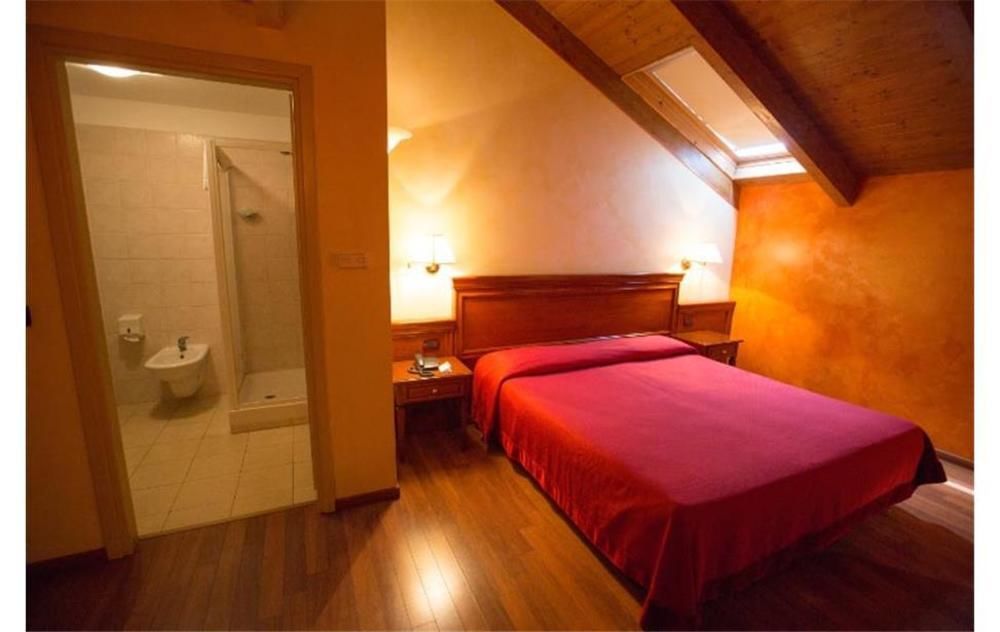 Hotel Vazzana Volpiano Buitenkant foto