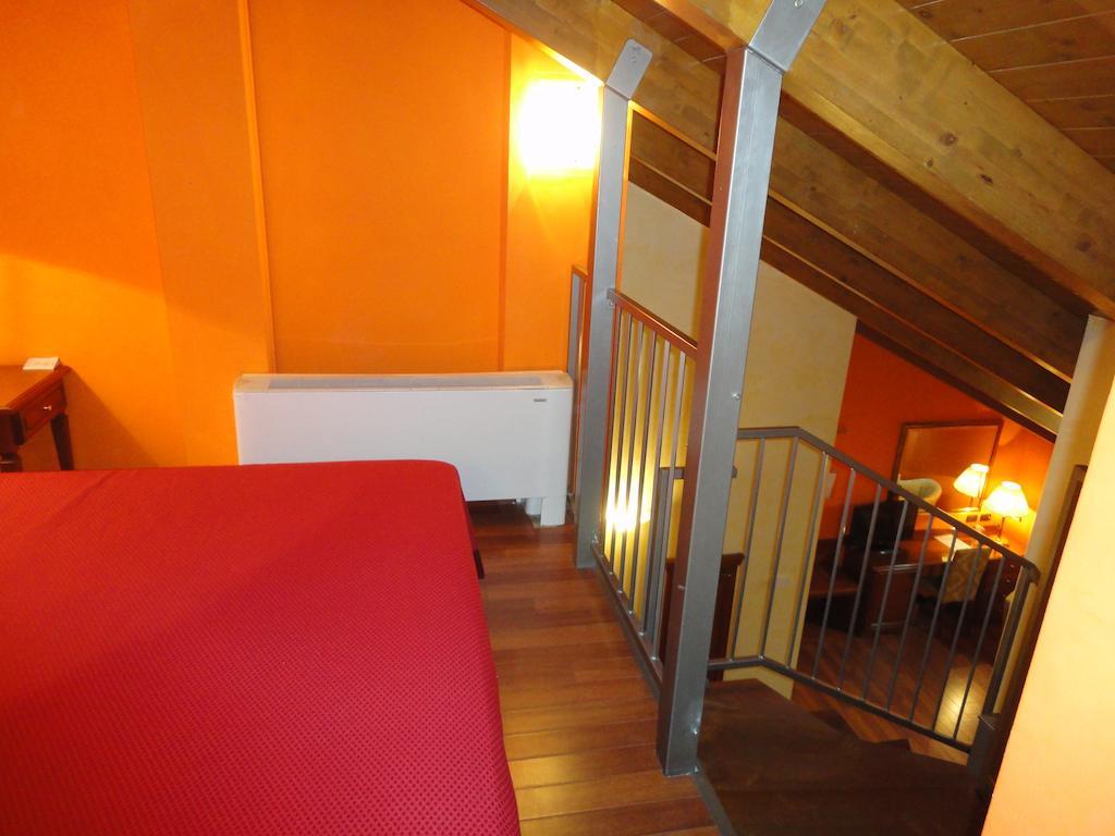 Hotel Vazzana Volpiano Kamer foto