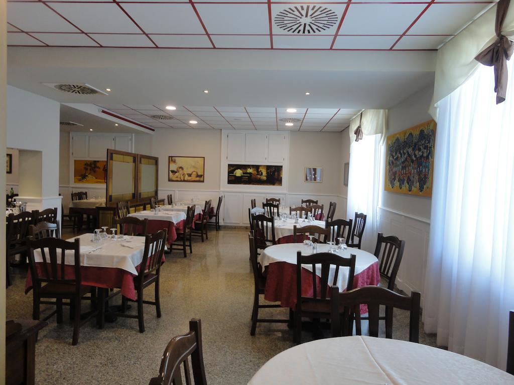 Hotel Vazzana Volpiano Buitenkant foto