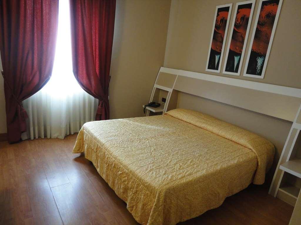 Hotel Vazzana Volpiano Kamer foto
